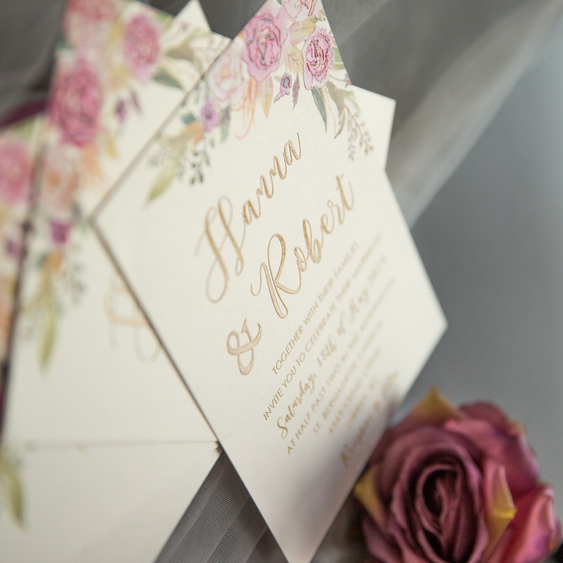 Carte UV floral rose et d'or CUPT13