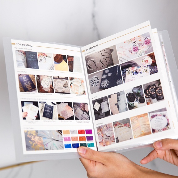 Catalogue d'invitations UV et dorure à chaud