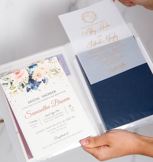 Catalogue d'invitations UV et dorure à chaud