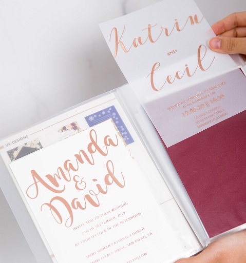 Catalogue d'invitations UV et dorure à chaud