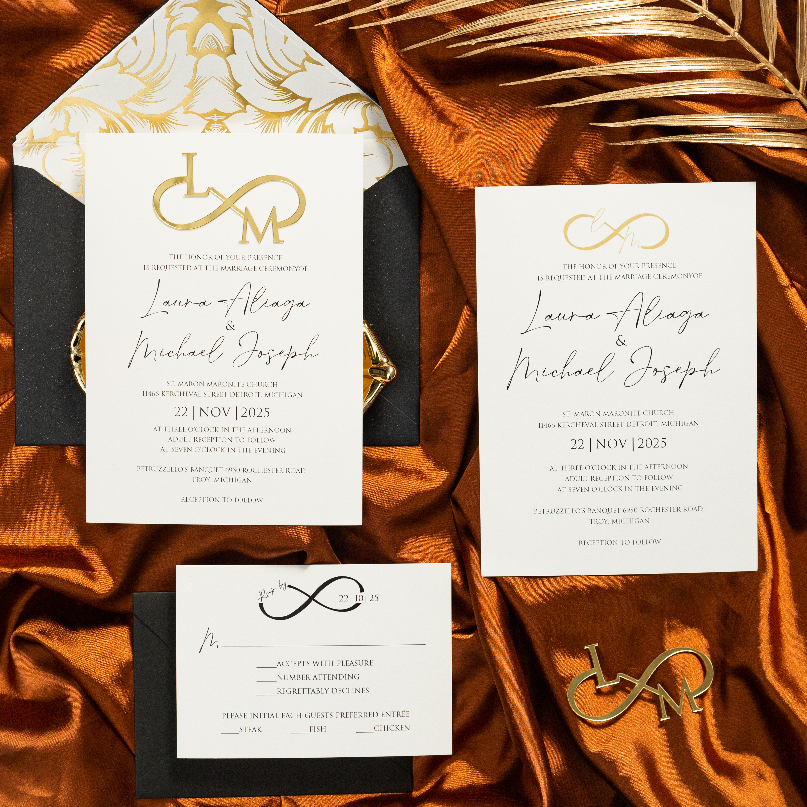 Faire-part de mariage élégant en noir et or avec étiquette de nom infinie en 3D WSNT031