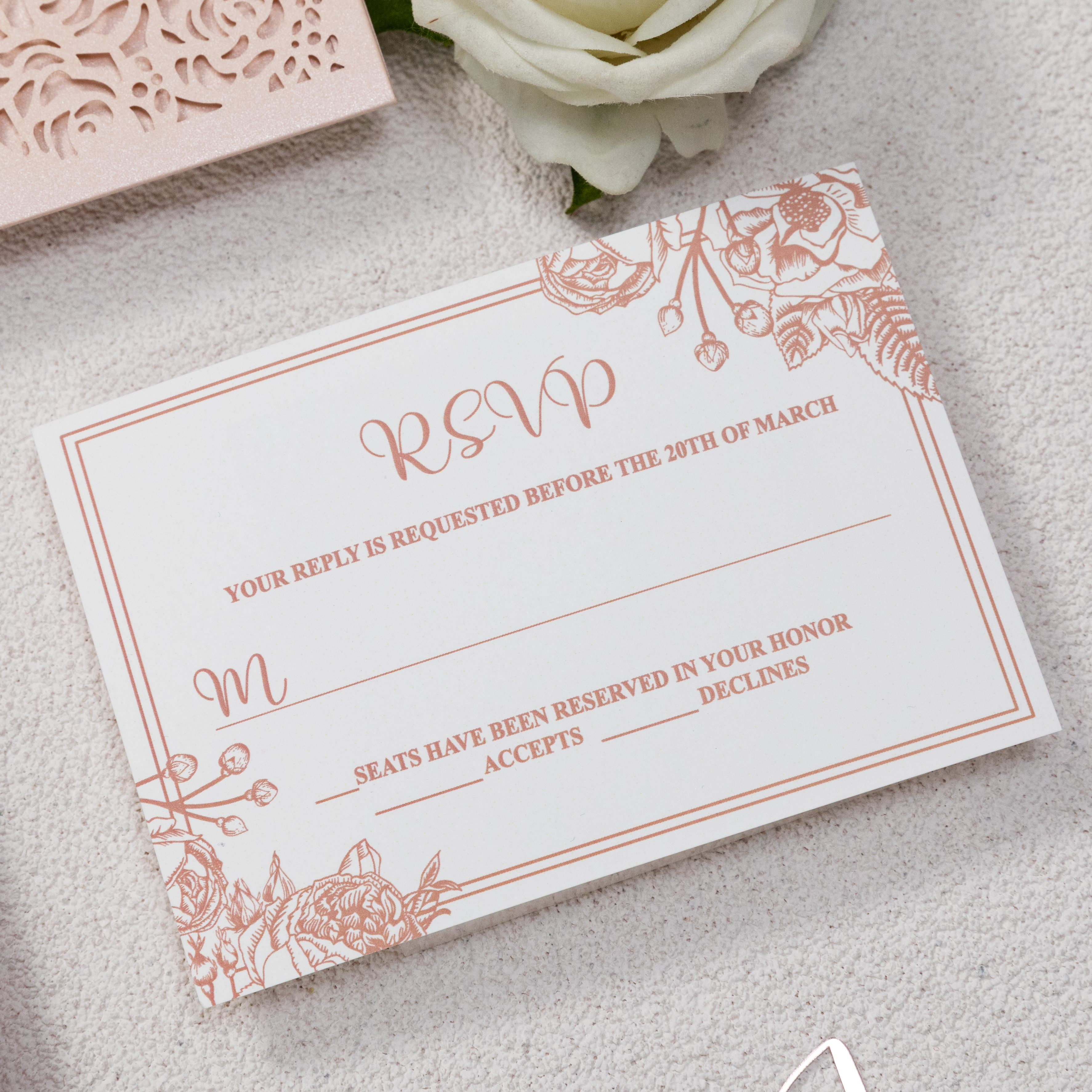 Faire-part de mariage tripartite en forme de rose, découpé au laser avec nom de 3D WSNT044