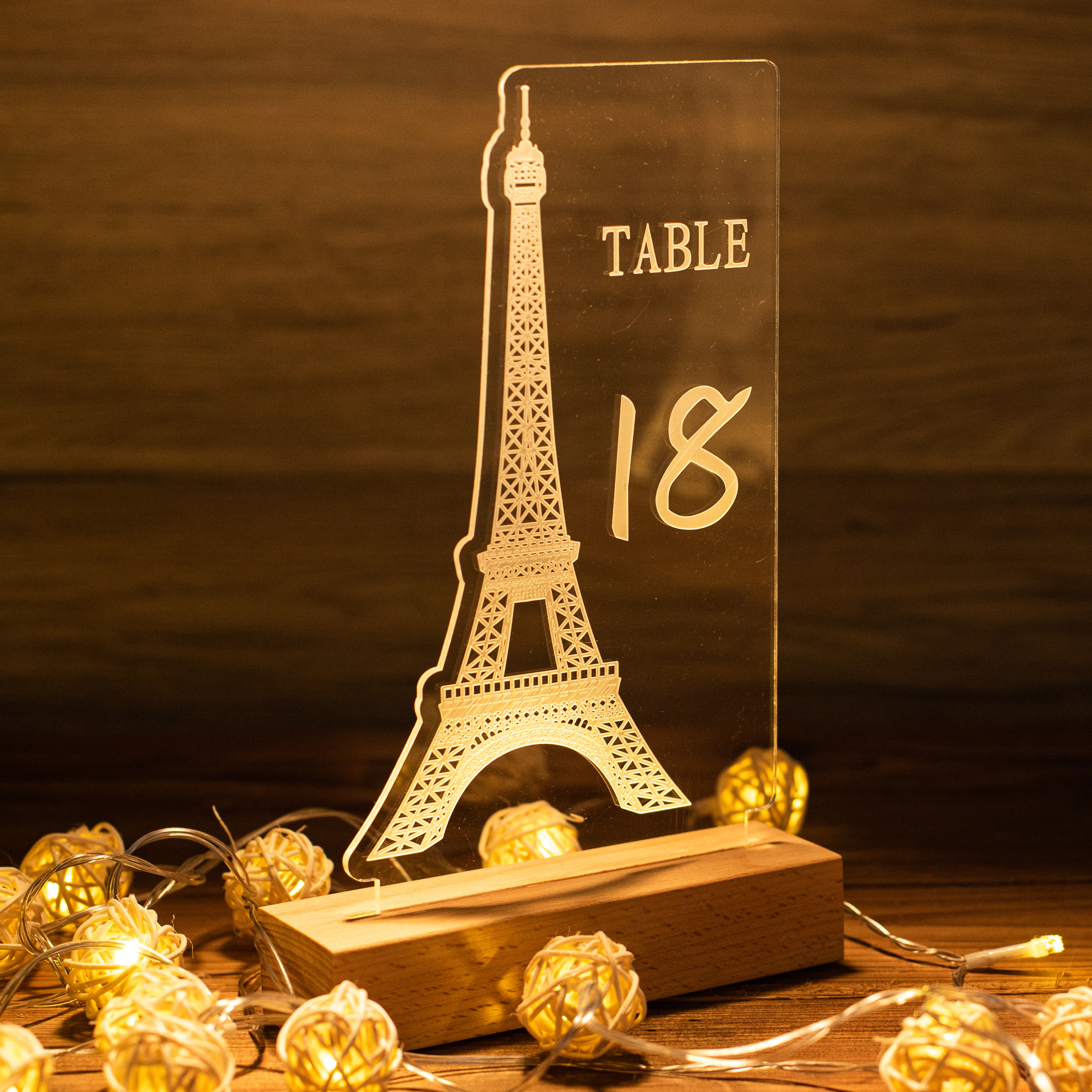 Numéro de table Tour Eiffel illuminée Mariage sur le thème de la ville YKT032