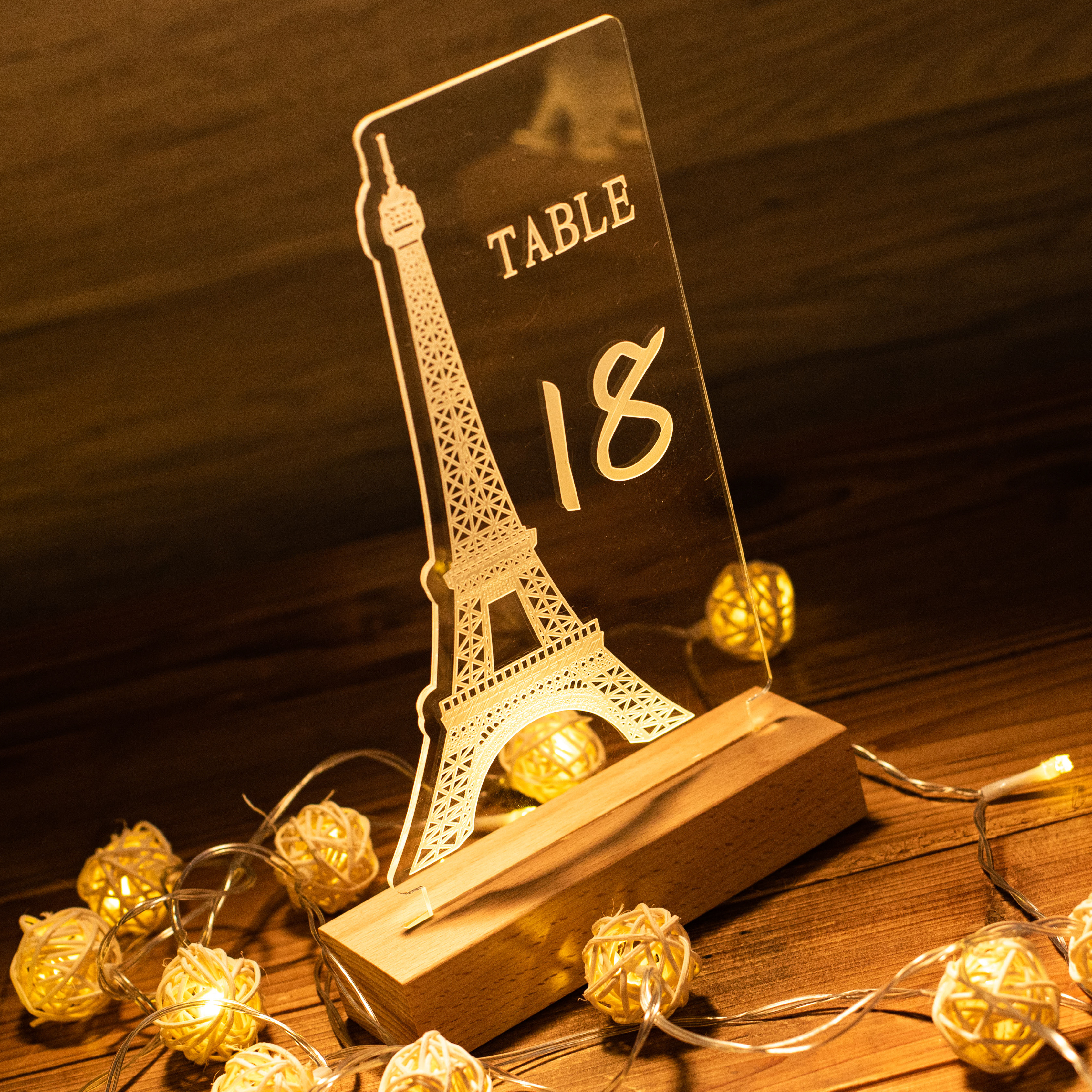 Numéro de table Tour Eiffel illuminée Mariage sur le thème de la ville YKT032