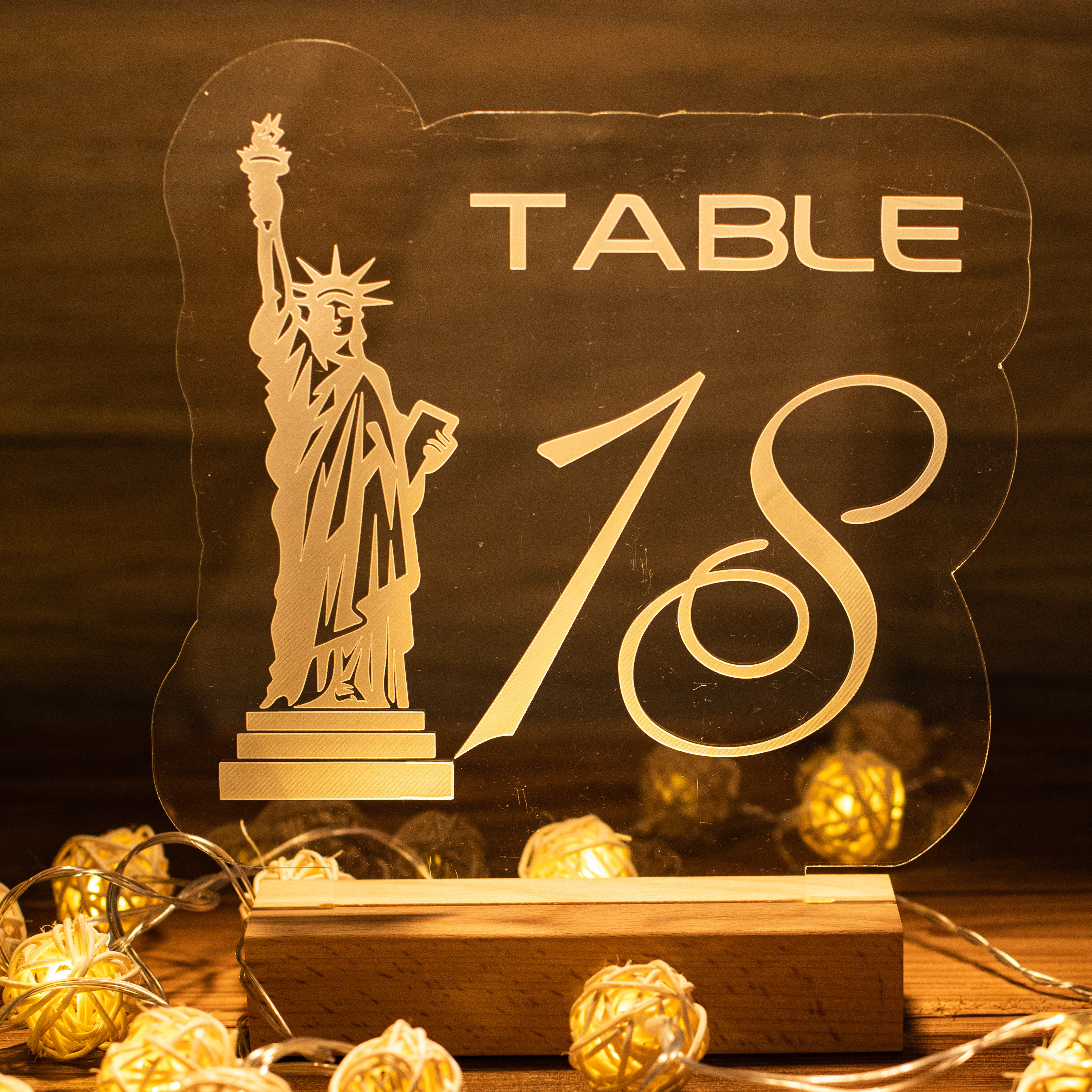 Numéro de table à éclairage LED Statue de la Liberté YKT034