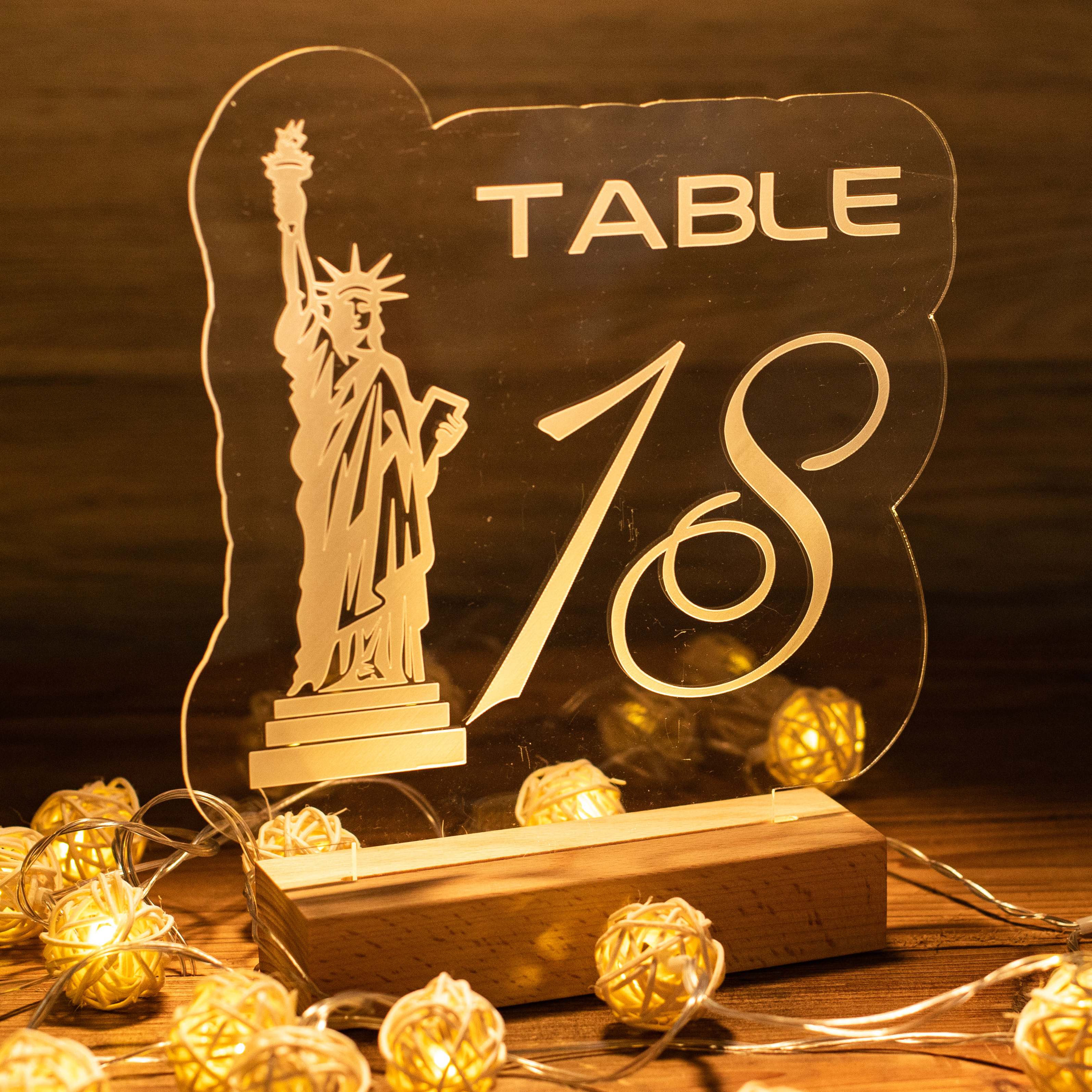 Numéro de table à éclairage LED Statue de la Liberté YKT034