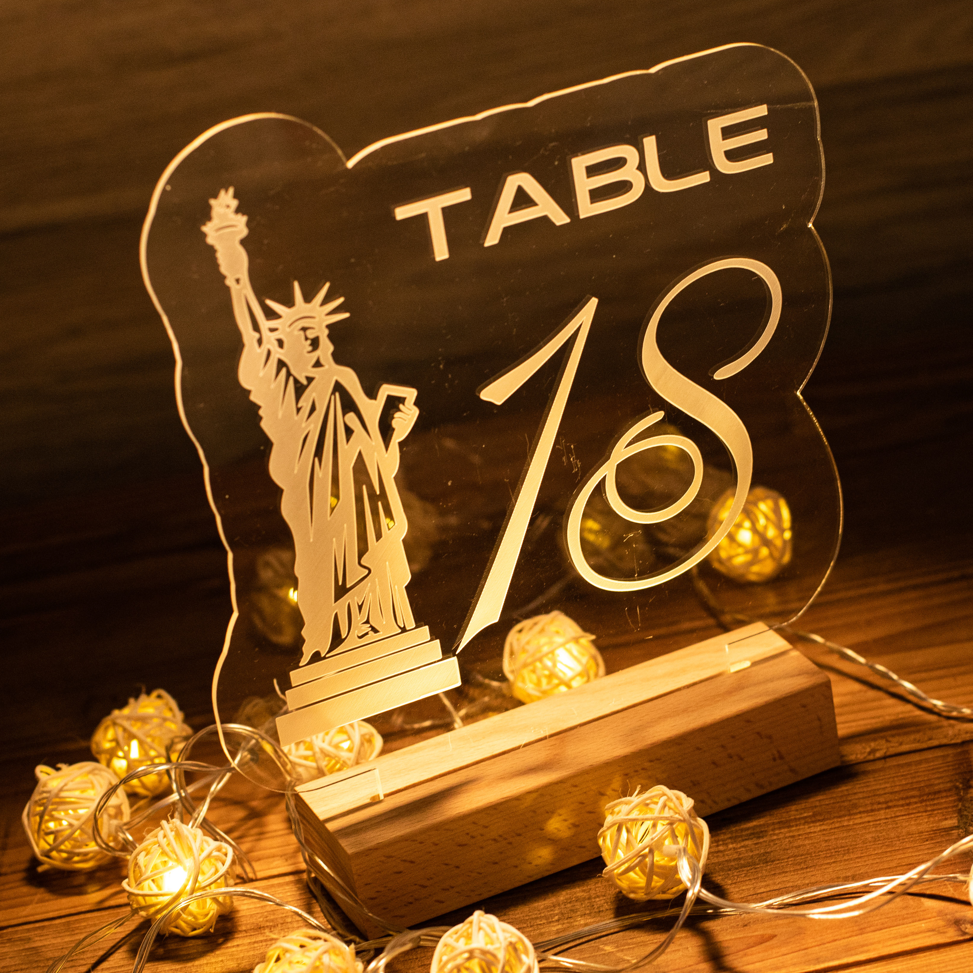 Numéro de table à éclairage LED Statue de la Liberté YKT034